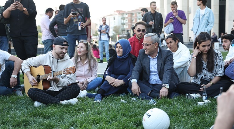 Belediye Başkanı Prof. Dr. Alim Işık, öğrencilerle buluştu