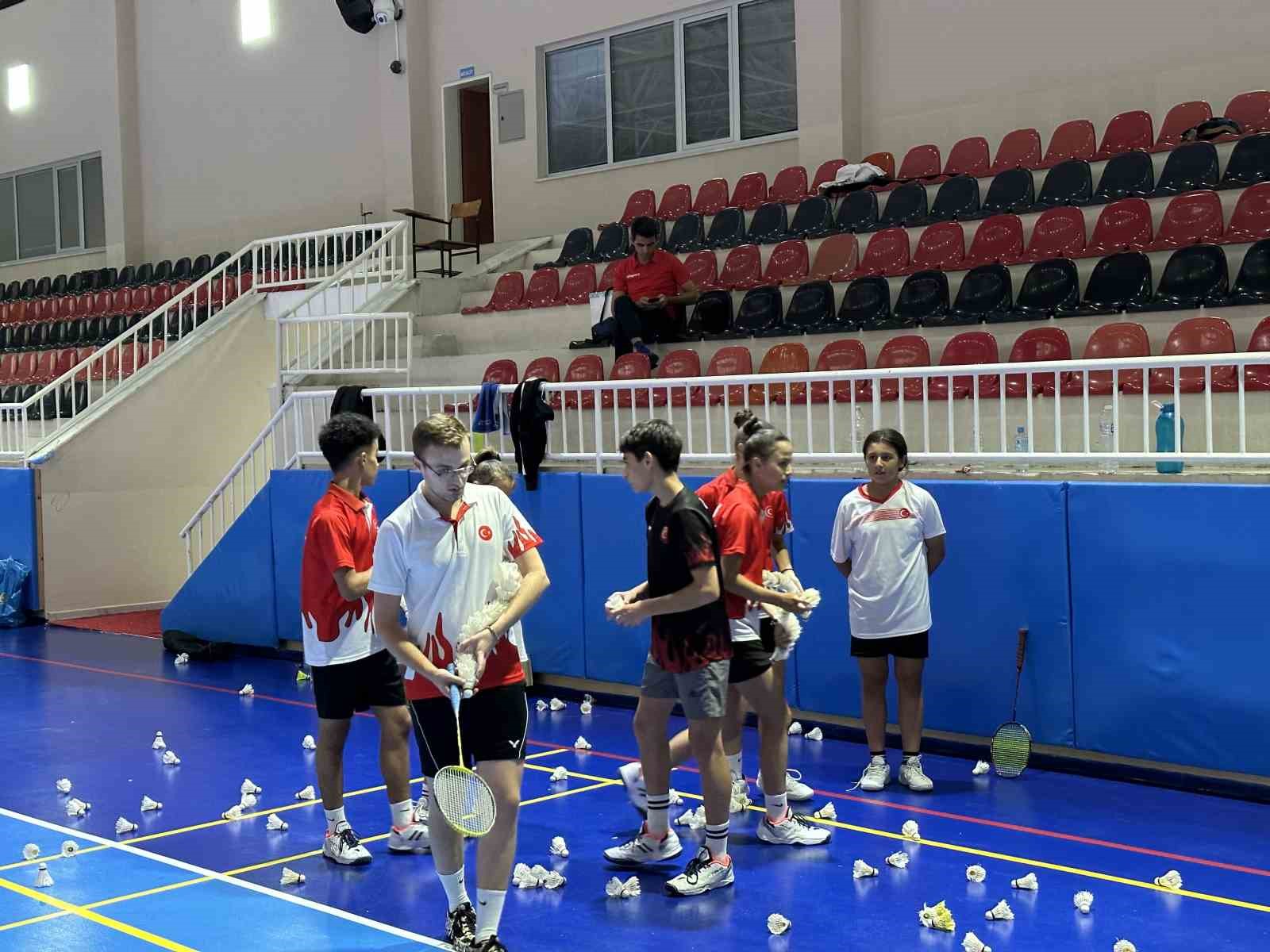 Eskişehir'de Badminton Milli Takımı Avrupa, dünya ve olimpiyat şampiyonluğu hedefine destek bekliyor.