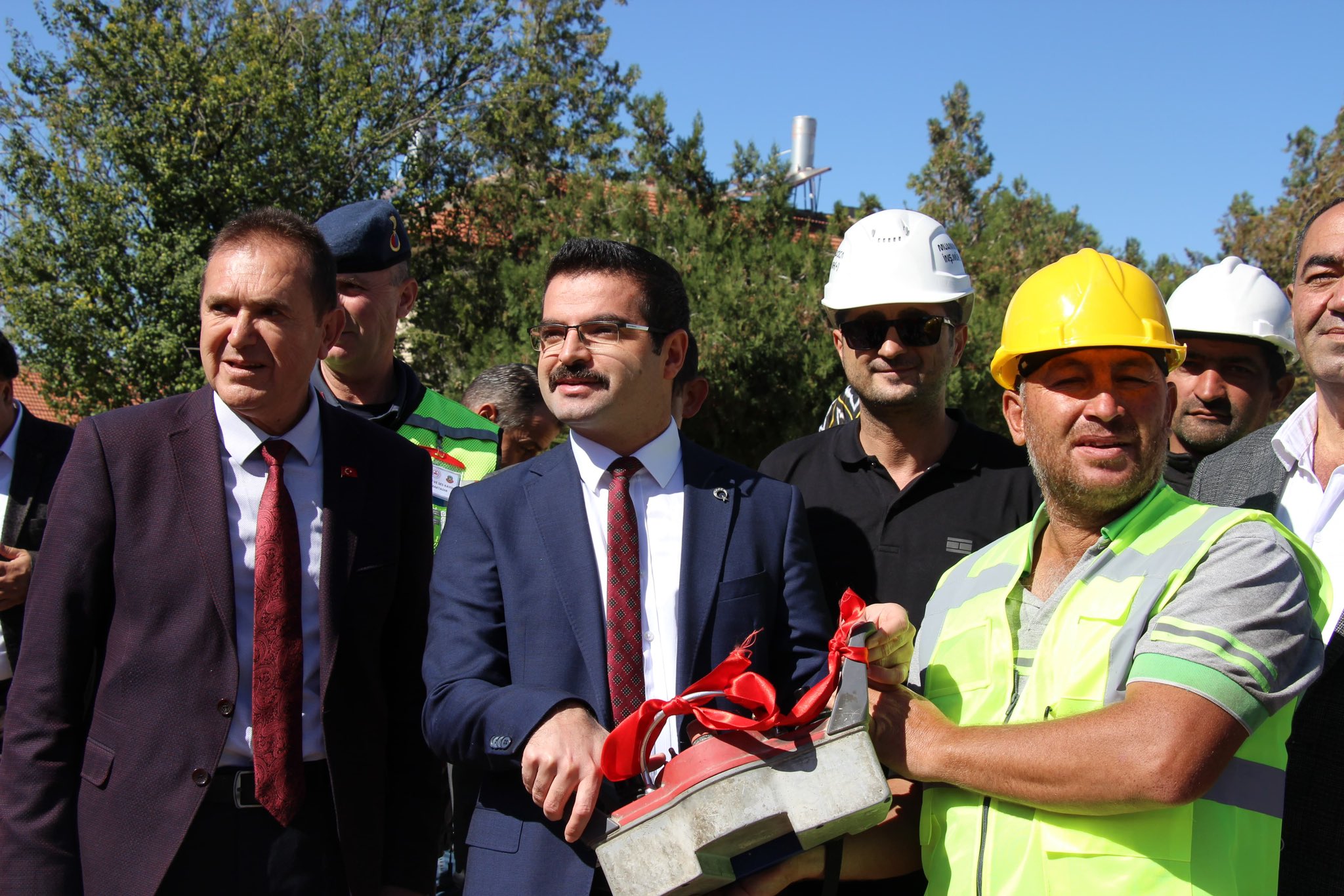 Kaymakam Harun Reşit HAN, Karaadilli'de yeni okulun temelini attı.