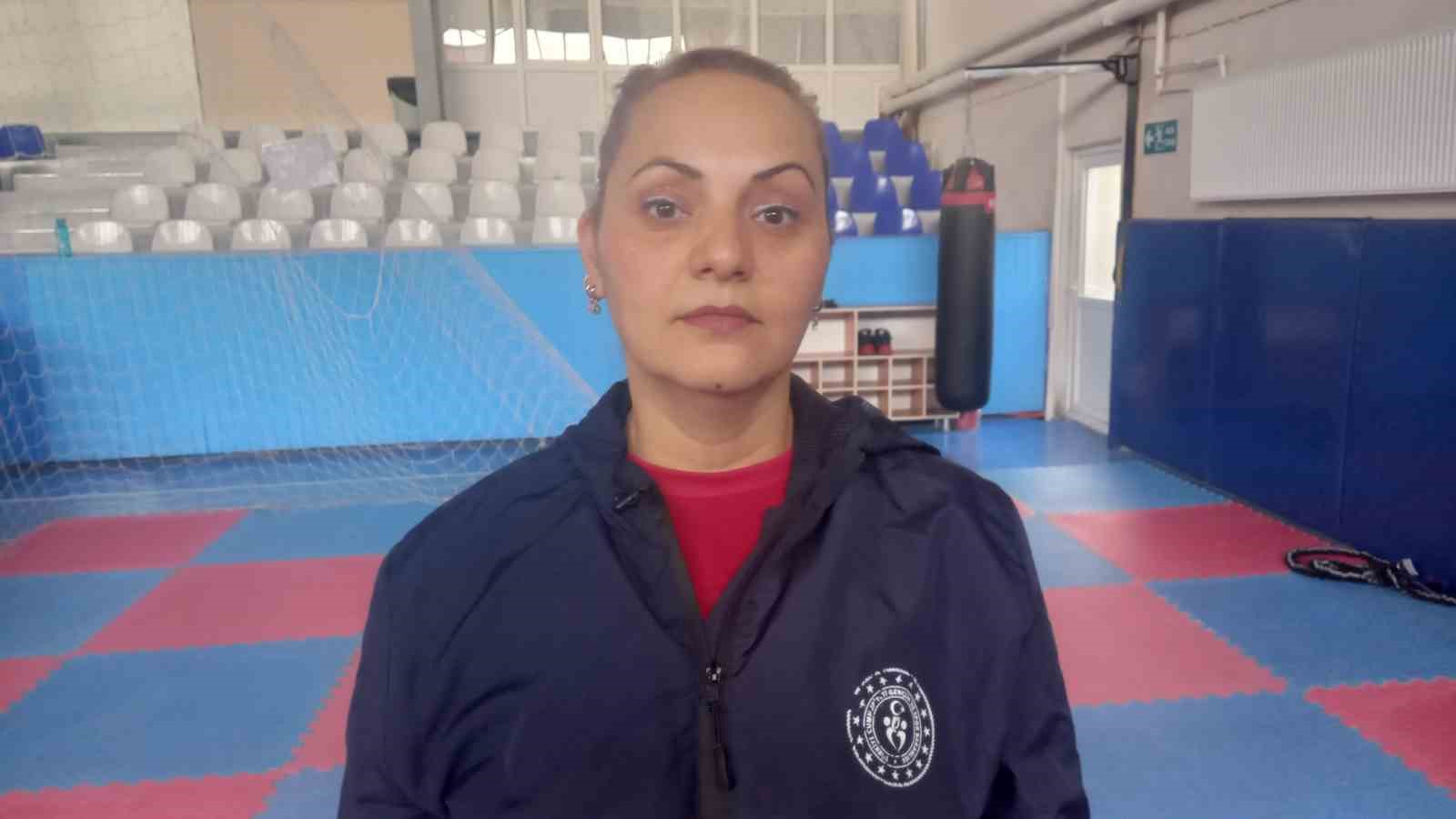 Gediz'de Açılan Kick Boks Kursu İlgi Görüyor