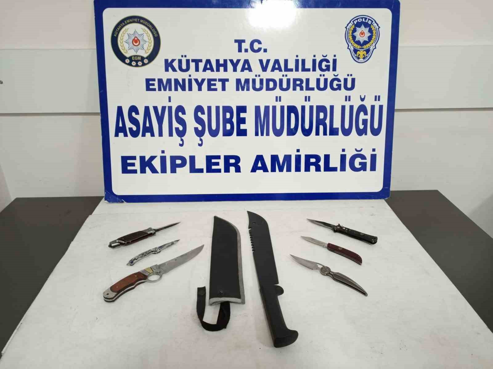 Kütahya'da Polis Ekipleri Toplam 220 Kişi ve 28 Araçta Denetim Yaptı