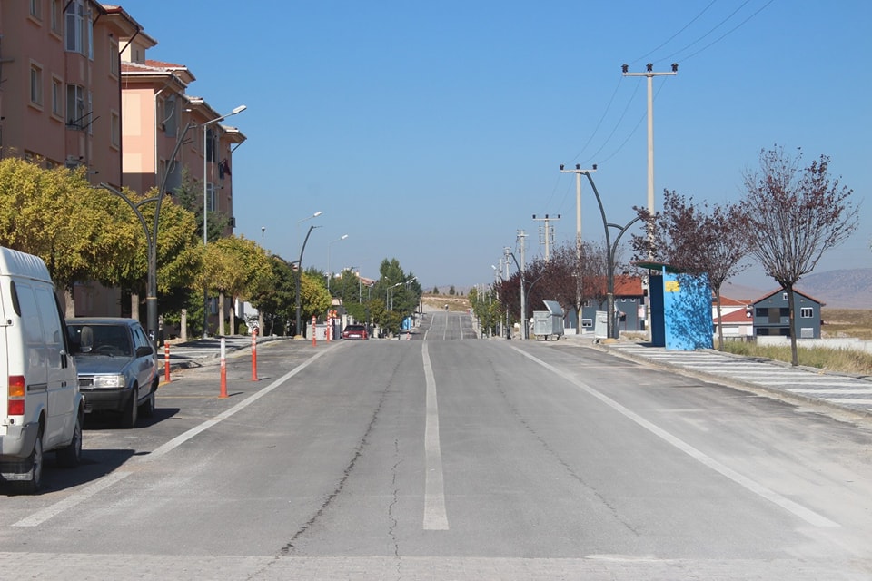 Emirdağ Belediyesi, Adaçal Mahallesi'ndeki Aydınlatma Çalışmalarını Tamamladı.