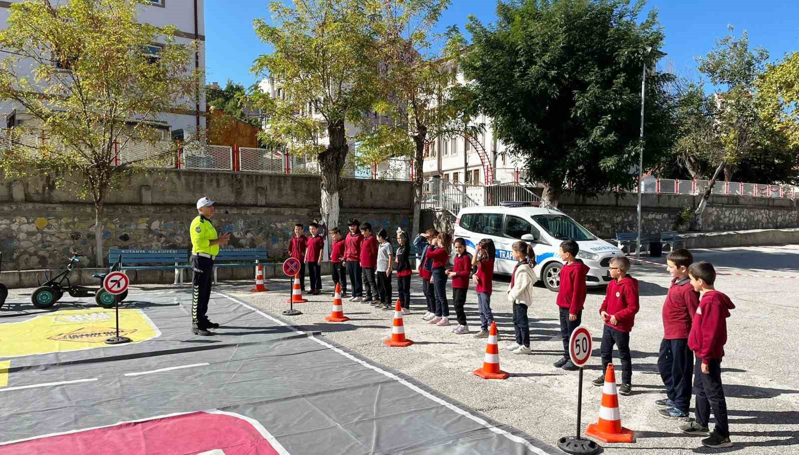 Kütahya'da 275 Öğrenciye Güvenli Trafik Eğitimi