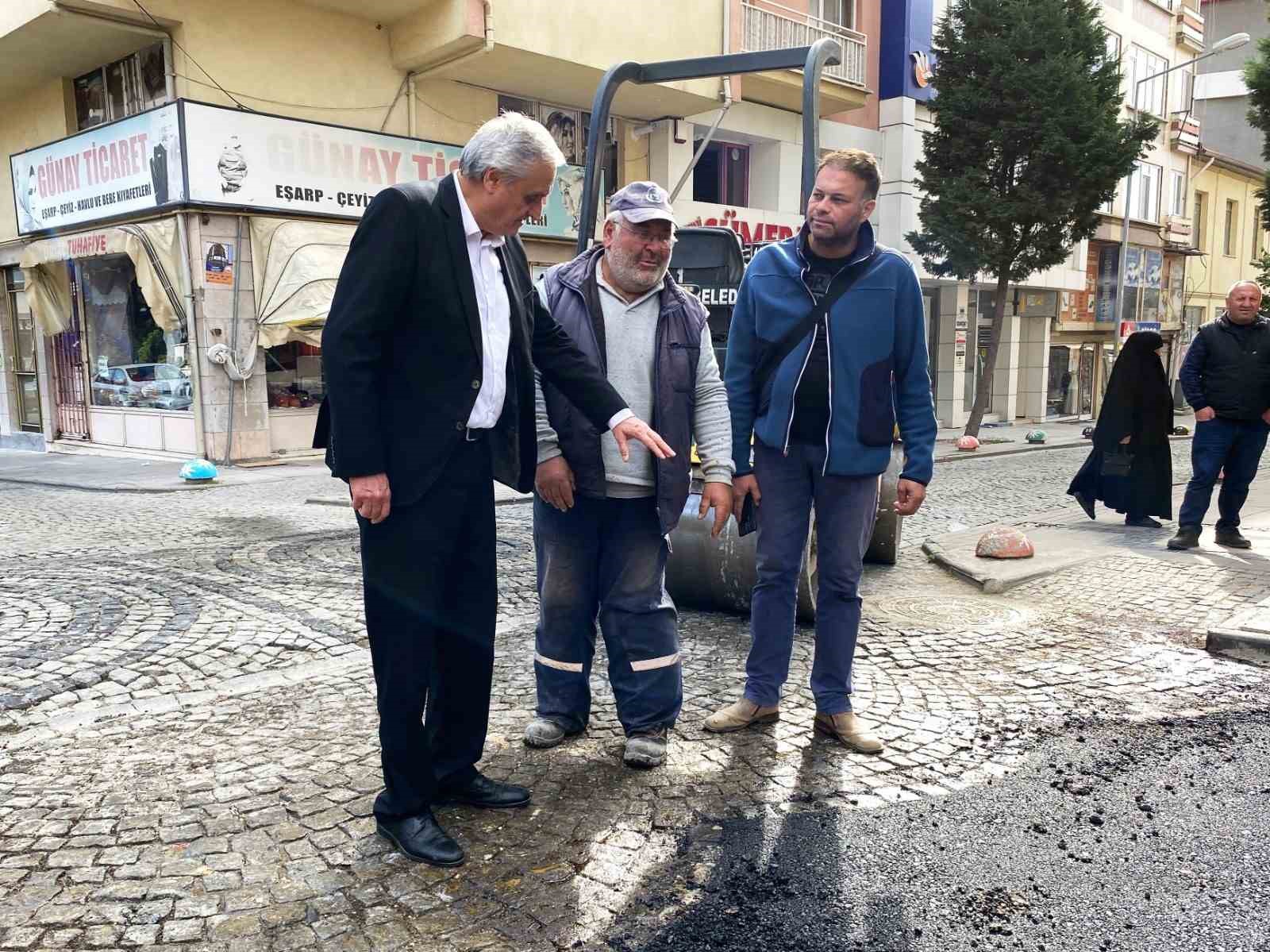 Bozüyük Belediye Başkanı, Köteşliler Caddesi'nin Asfaltlanmasını İnceledi.