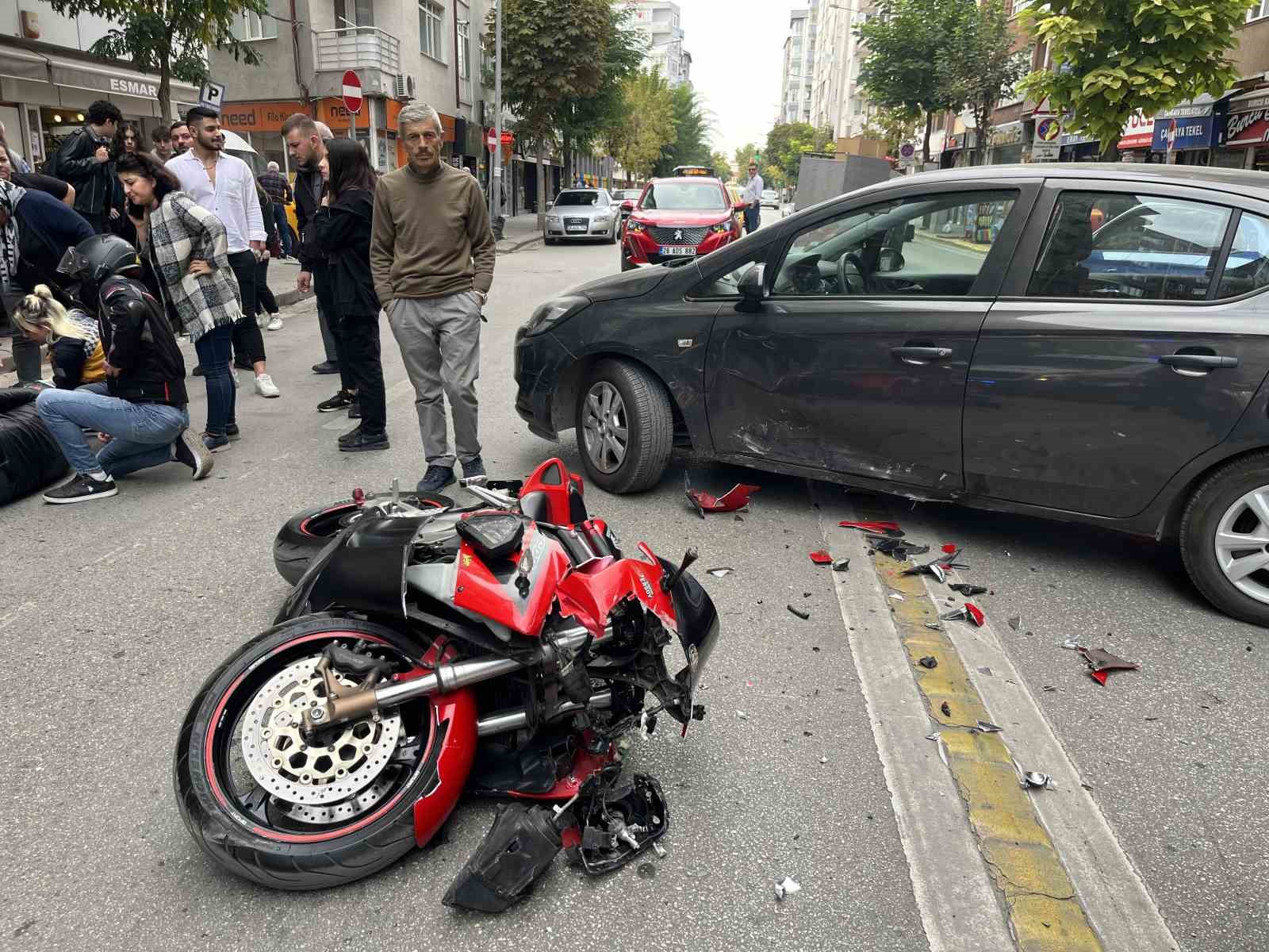 Eskişehir'de 'U dönüşü' kaza getirdi