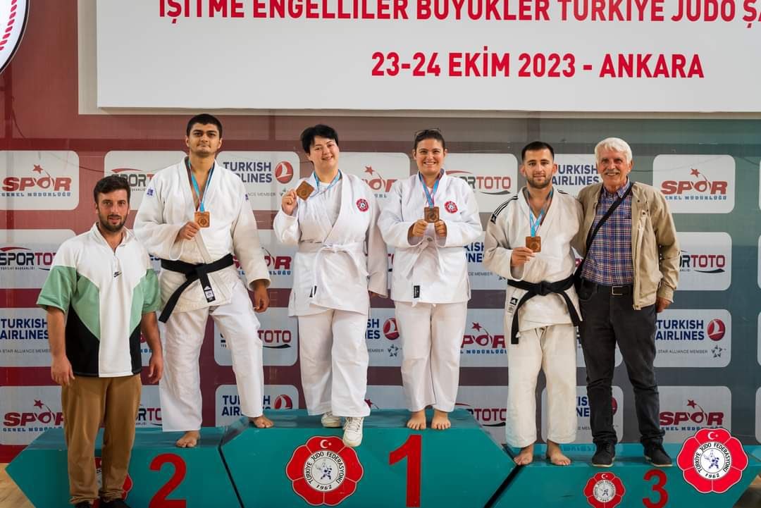 Eskişehirli judocular Ankara'da 4 bronz madalya kazandı.