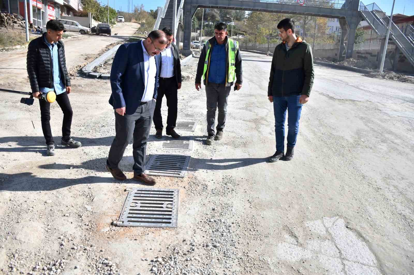 Emet'te Üst Yapı İçin Sıcak Asfalt Çalışmaları Devam Ediyor