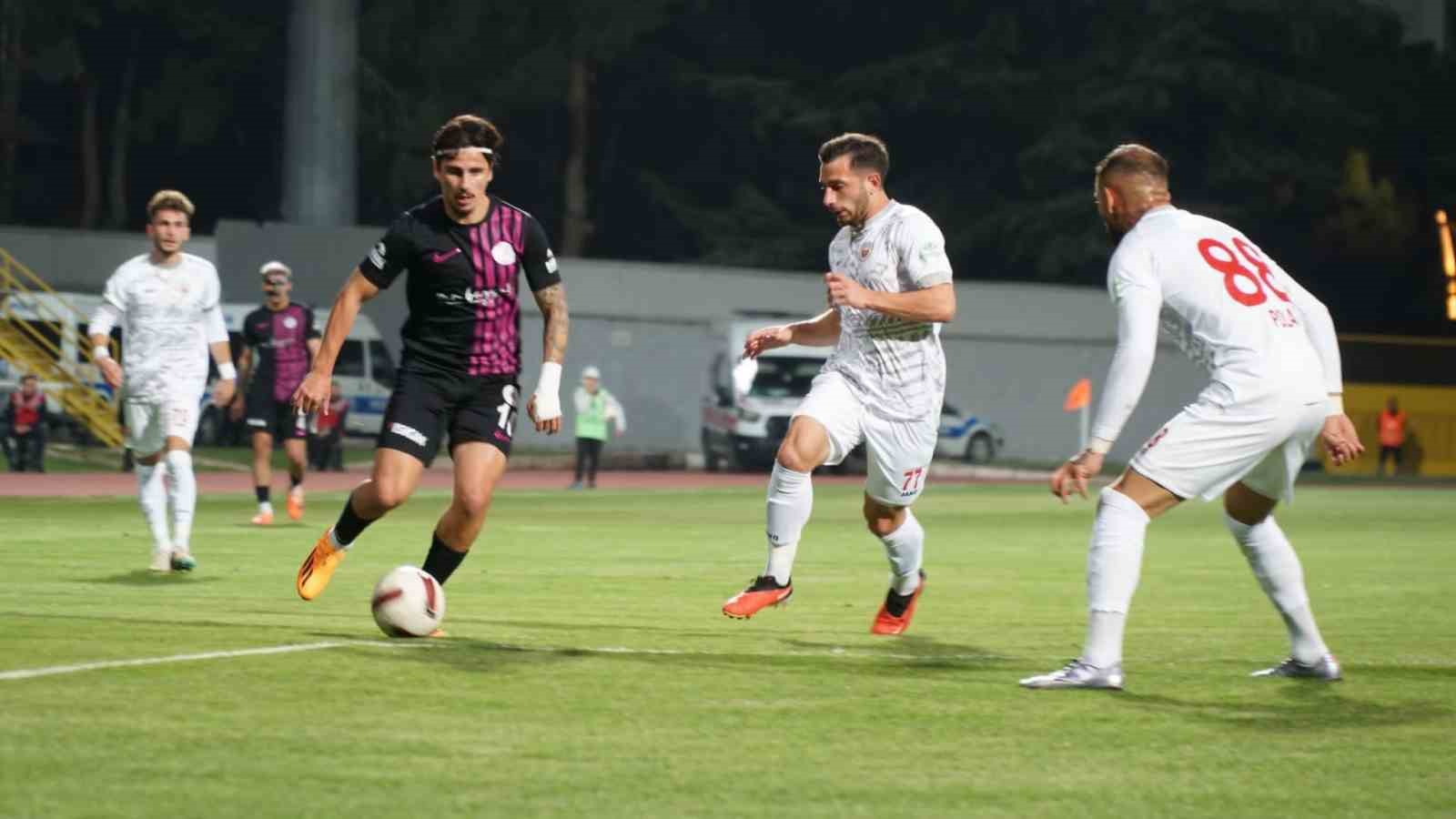 Isparta 32 Spor Karaman Belediyespor'u 2-0 yendi.