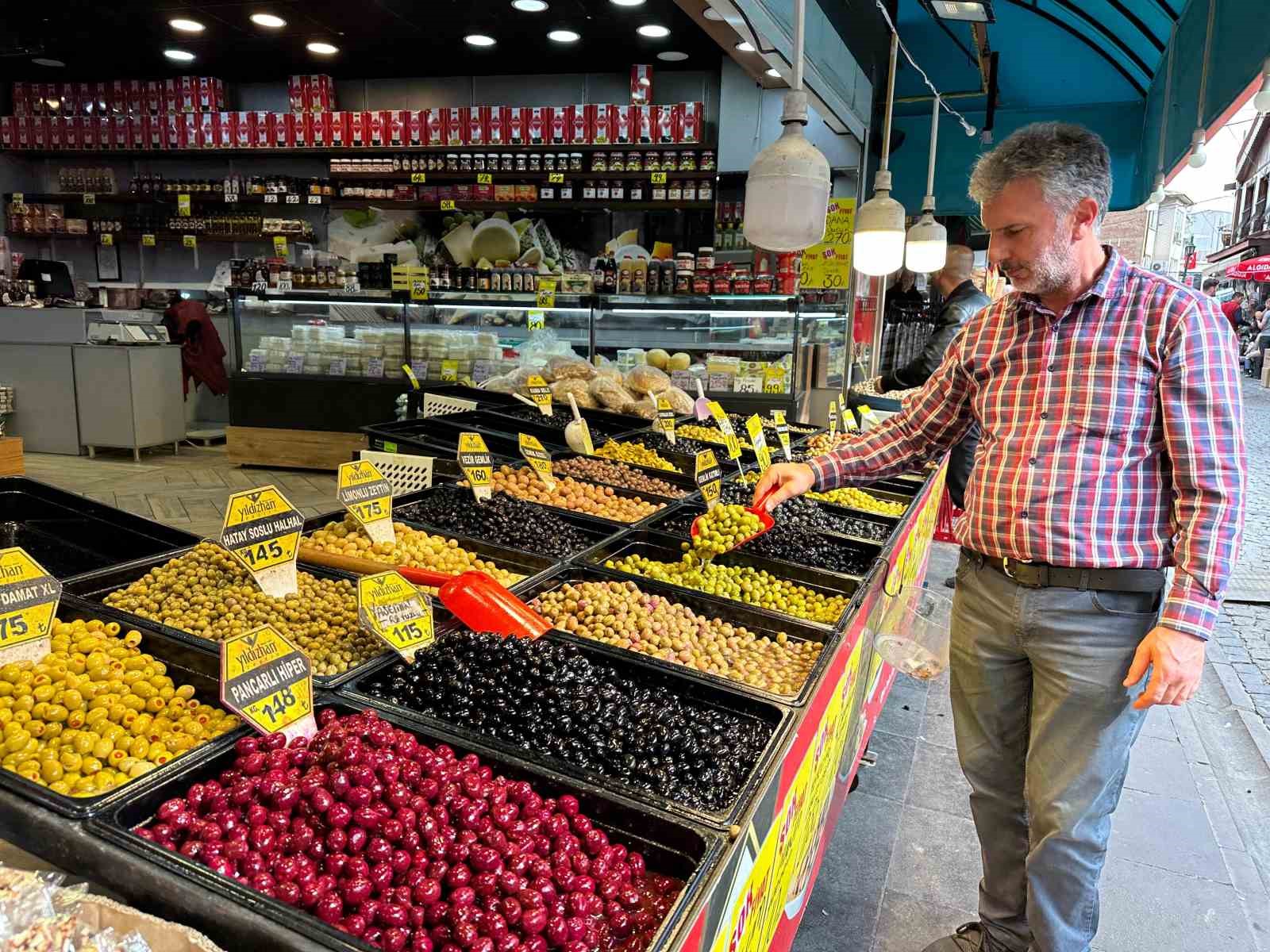 Eskişehir'de Rengârenk Zeytinler Göz Dolduruyor