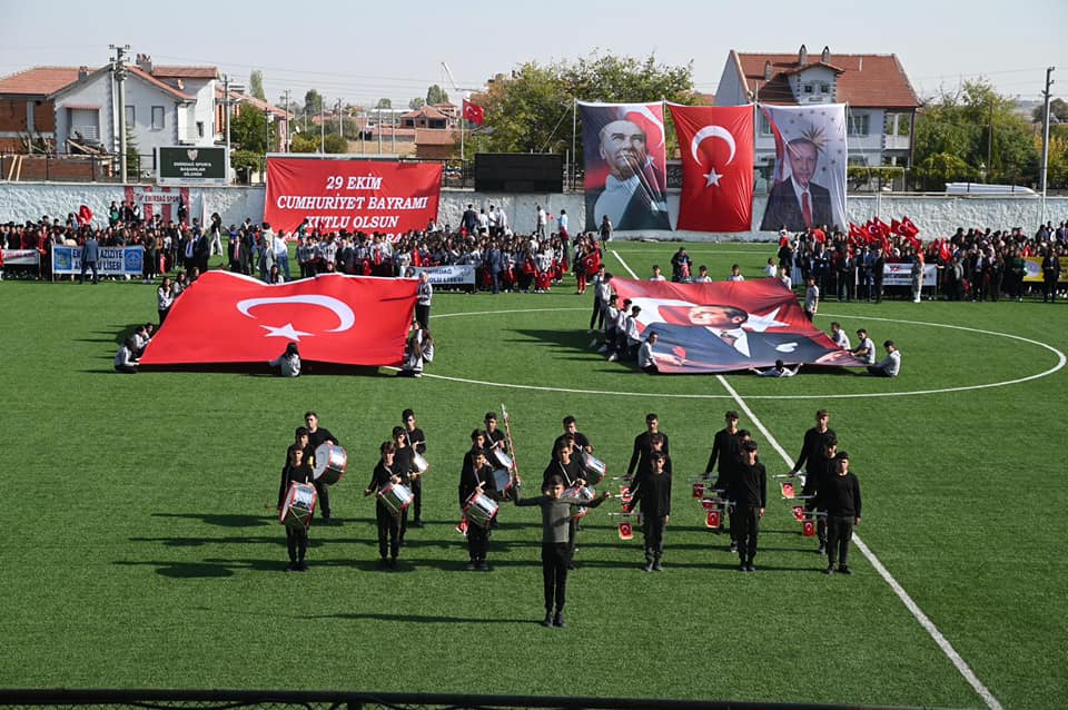 Belediye Başkanı Serkan Koyuncu, Cumhuriyet Bayramı töreninde katıldı.