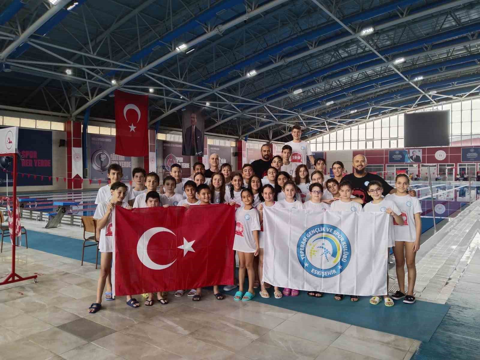 Tepebaşı Gençlik ve Spor Kulübü Yüzücüler Mücadele Etmeye Devam Ediyor