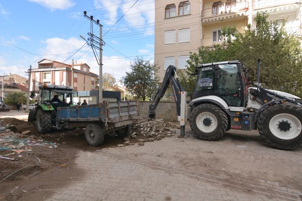 Afyonkarahisar Sandıklı Belediyesi, Yollarda Kilitli Parke Uyguluyor