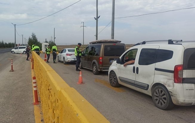 Eskişehir'de binlerce kişiye emniyet kemeri cezası!