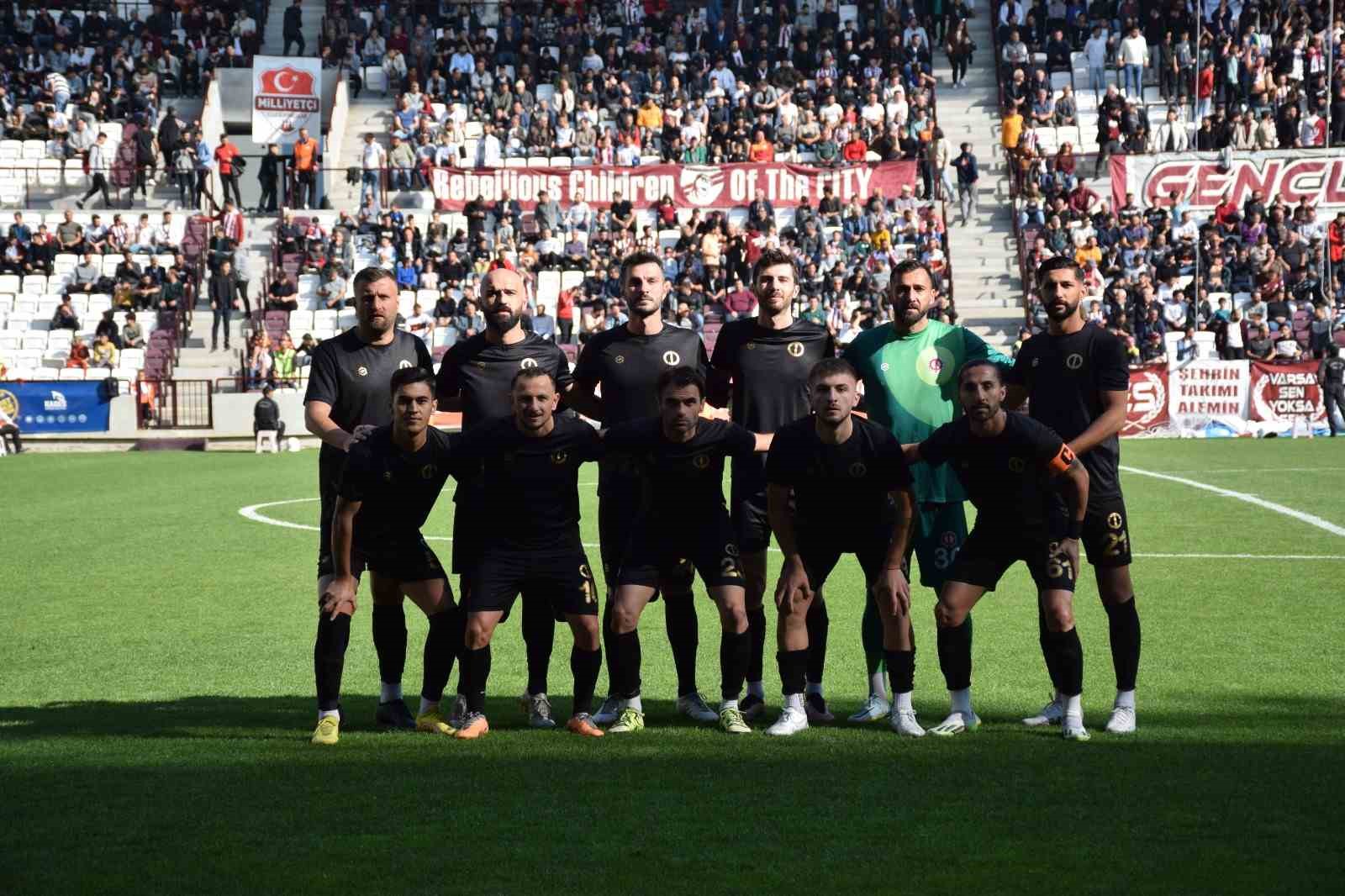 Anadolu Üniversitesi deplasmanda Elazığspor'a 3-2 mağlup oldu.