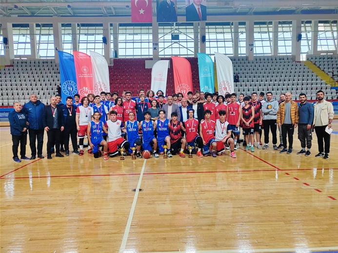 Okul Sporları Genç Erkekler Basketbol Müsabakaları Sona Erdi: İstek Anadolu Lisesi Birinci Oldu