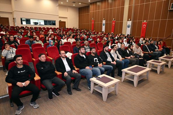 Afyon Kocatepe Üniversitesi'nden Öğrencilere Teknoloji Bursu