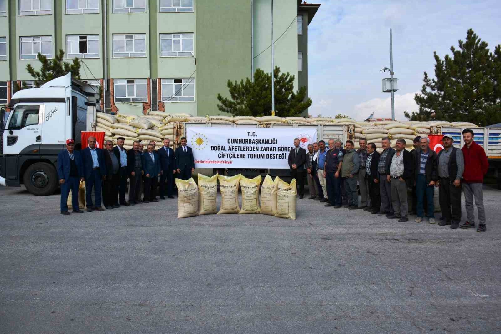 Kütahya'da Tarım Ürünlerinde Yaşanan Zararların Karşılanması İçin 95 Ton Buğday Tohumu Dağıtıldı