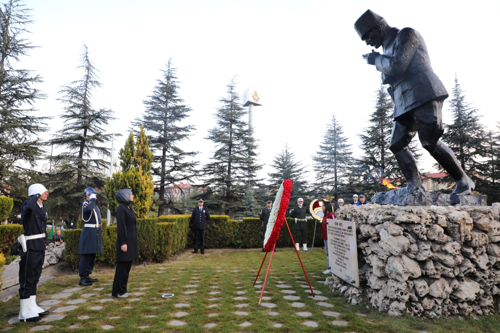 Afyonkarahisar'da Atatürk'ü anma töreni düzenlendi.
