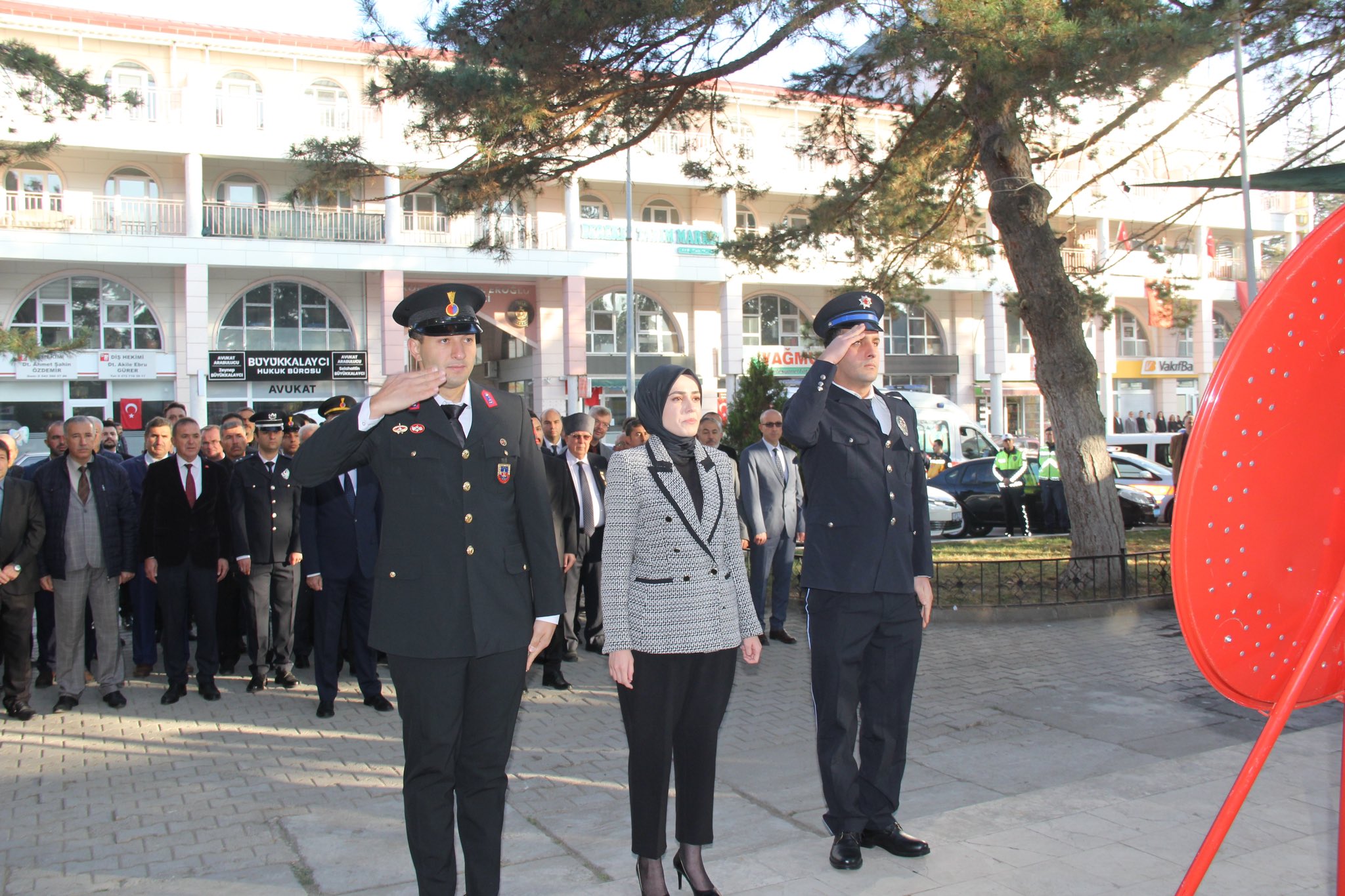 Atatürk'ü Anma Töreni Yoğun Katılımla Gerçekleşti