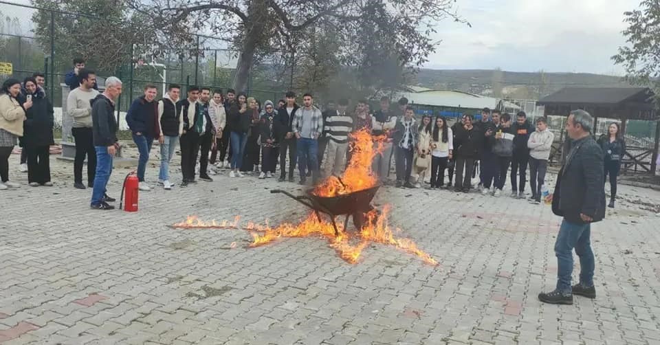 DPÜ Kütahya Teknik Bilimler MYO'da Yangın Güvenliği Semineri