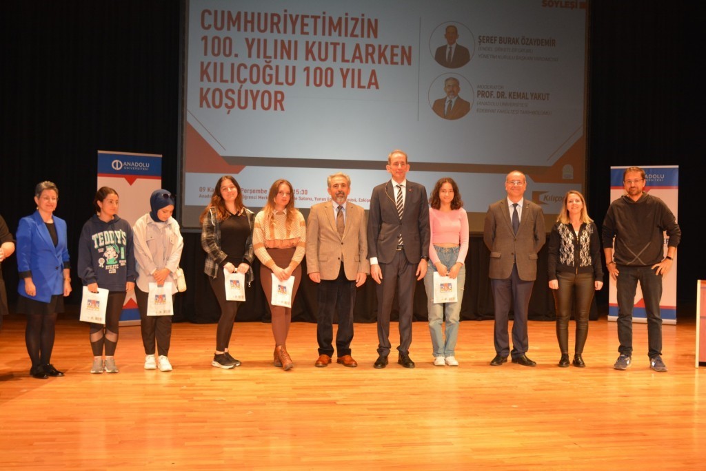 Anadolu Üniversitesi'nde Cumhuriyetin 100. Yılı Kutlamaları