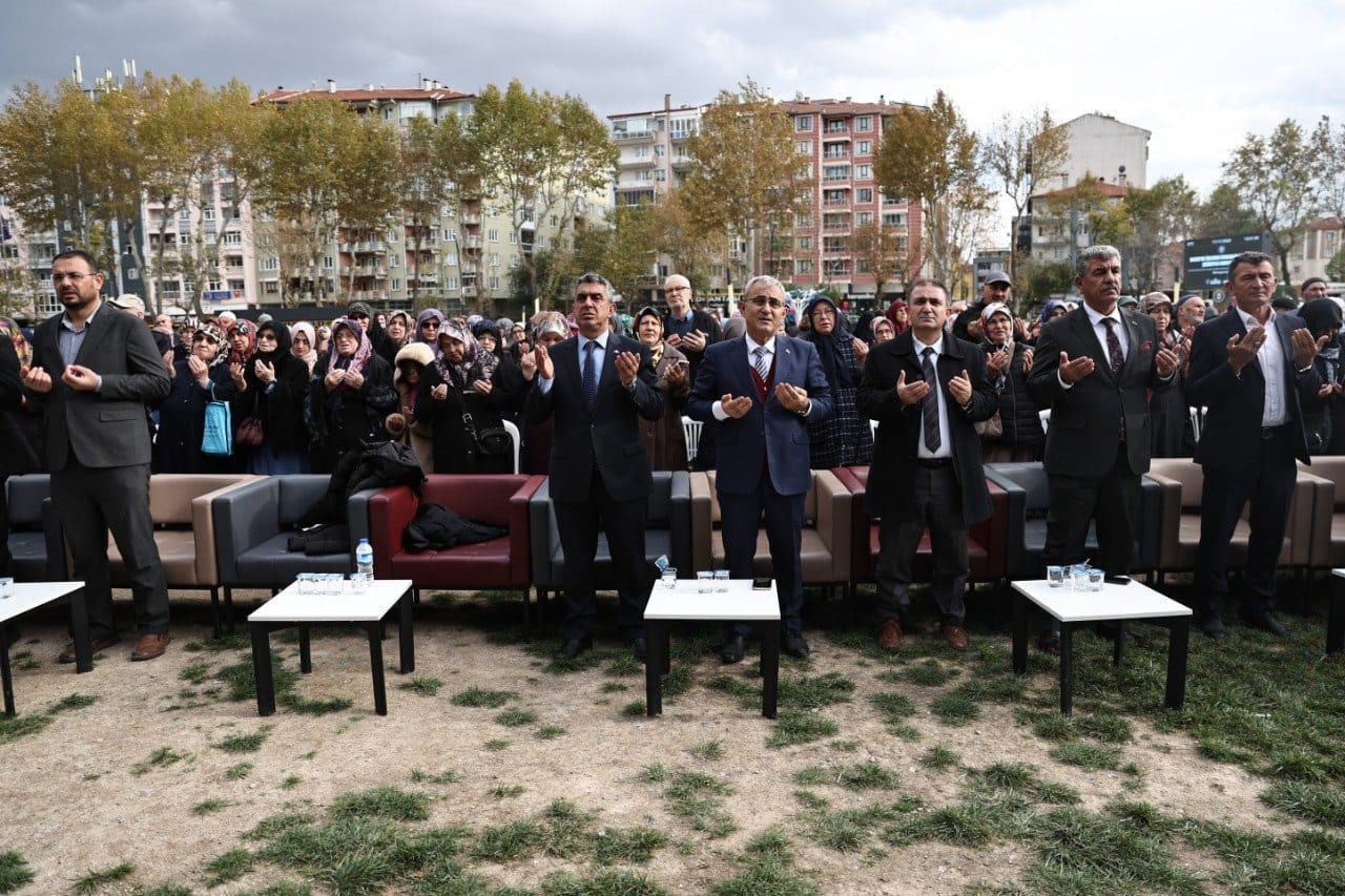 Kütahya Belediyesi şehitler için hatim duası düzenledi.