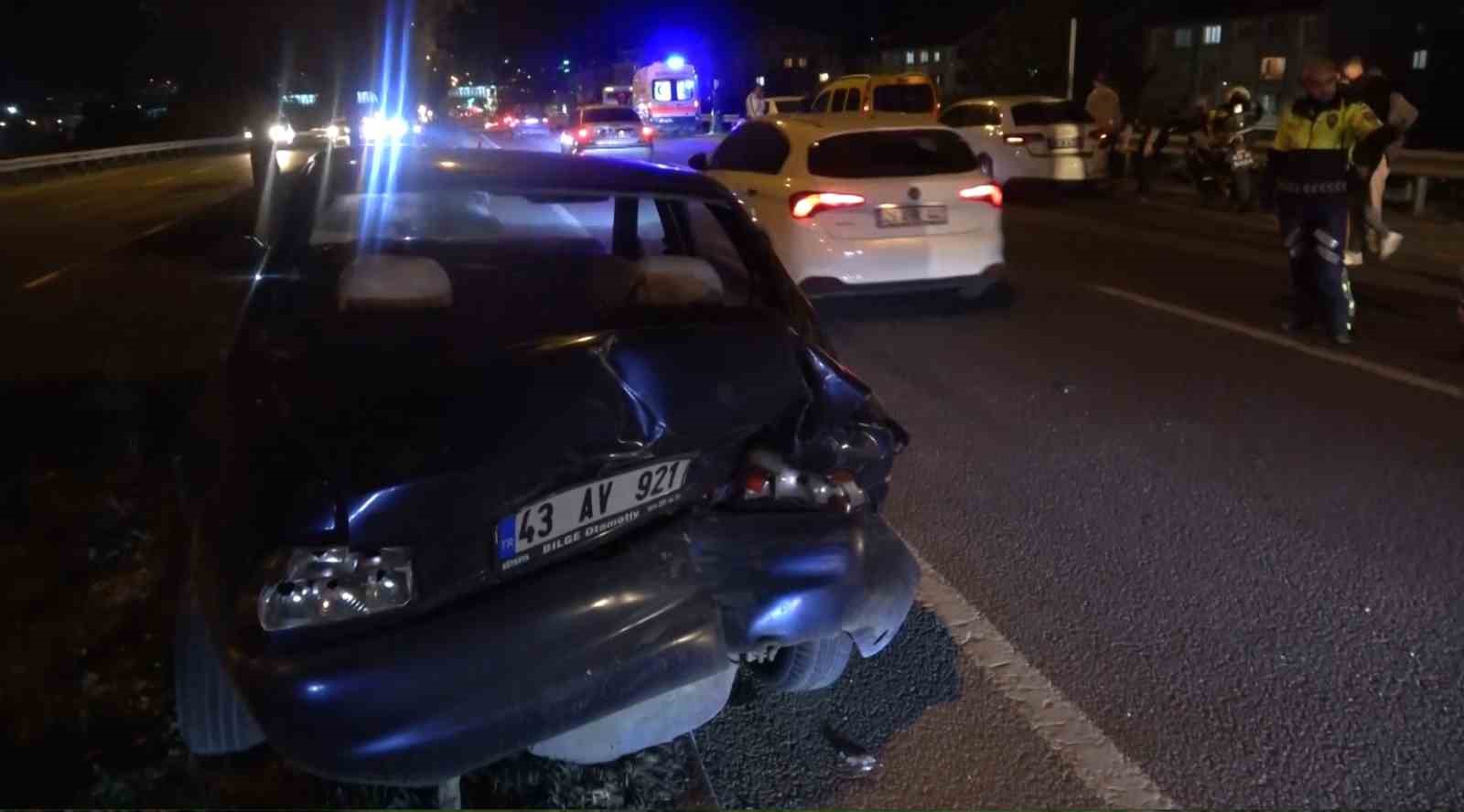 Zincirleme trafik kazasında Kütahya'da 1 yaralı