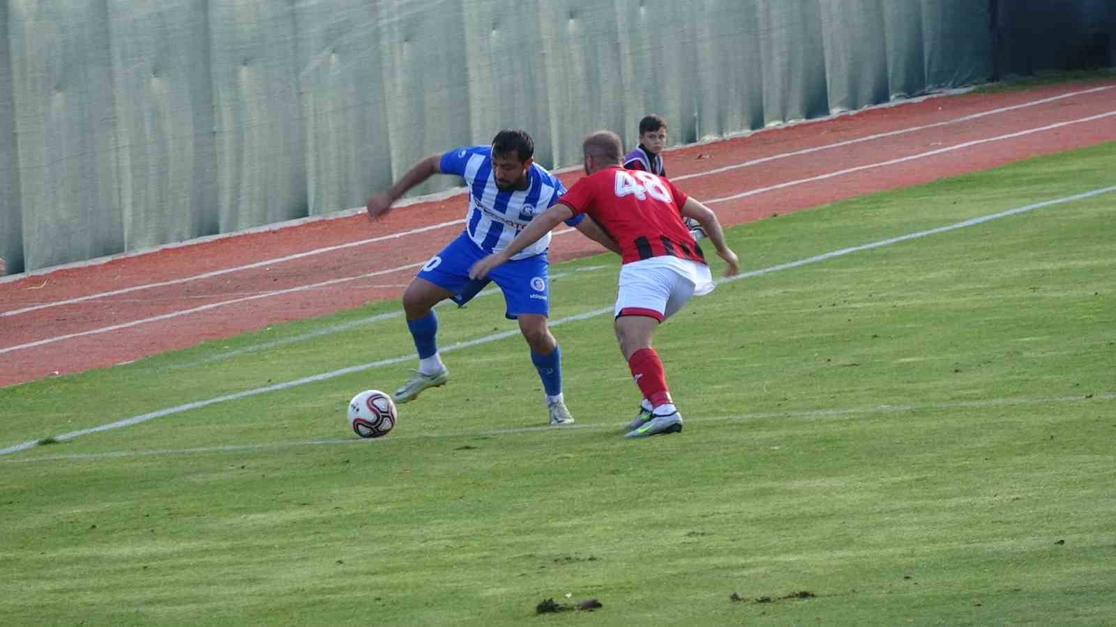 TKİ Tavşanlı Linyitspor taraftarları istifa çağrısı yaparak tepkisini gösterdi.