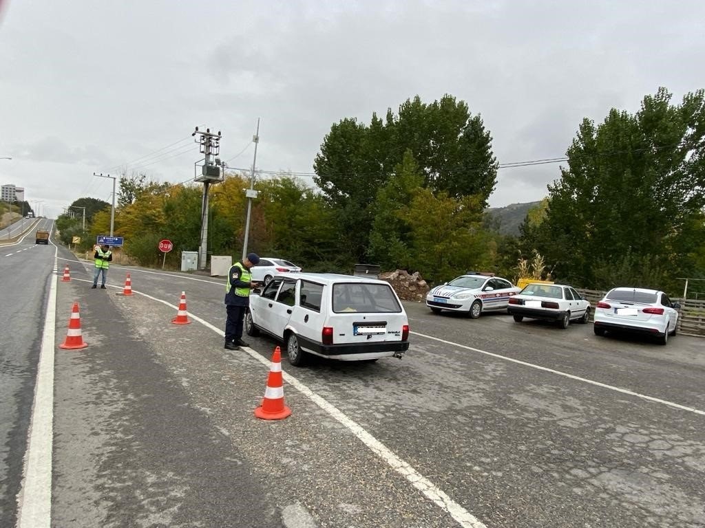 Eskişehir'de Trafiğe Yönelik Denetim: 410 Sürücüye 806 Bin TL Cezası