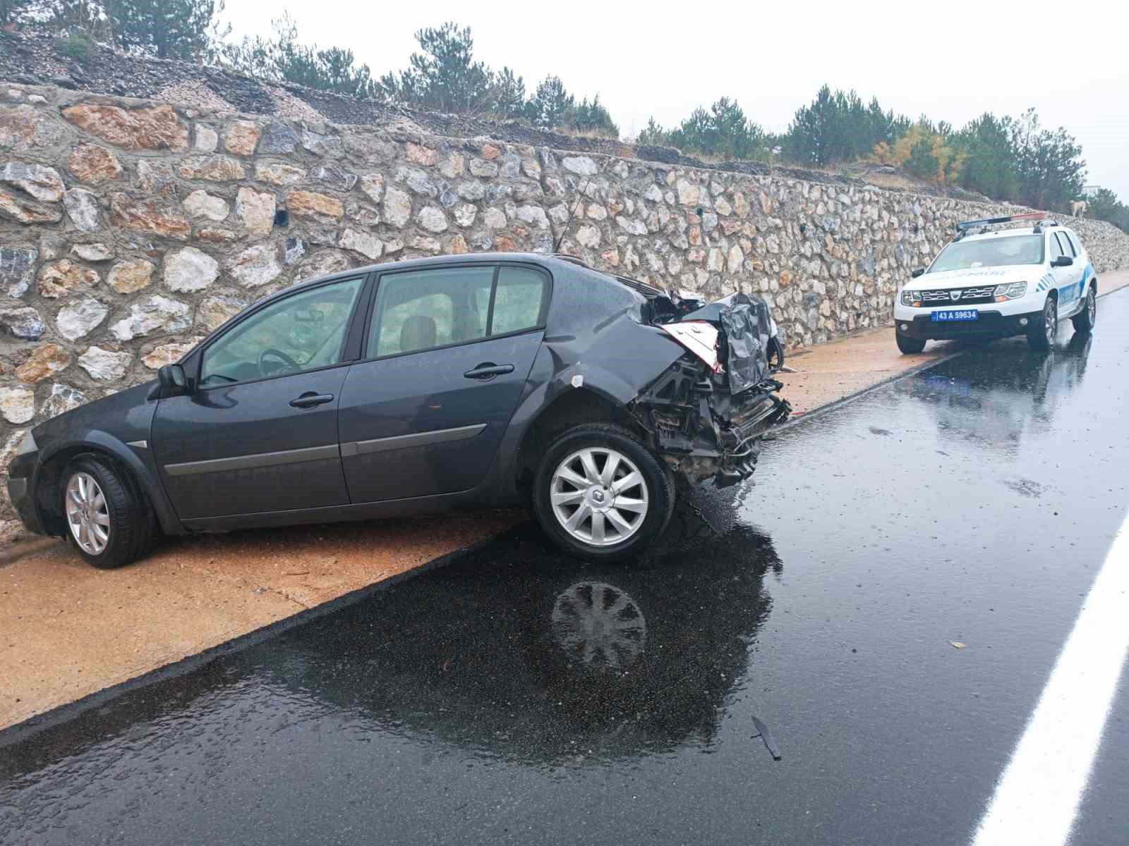 Tavşanlı'da Trafik Kazası: 5 Yaralı