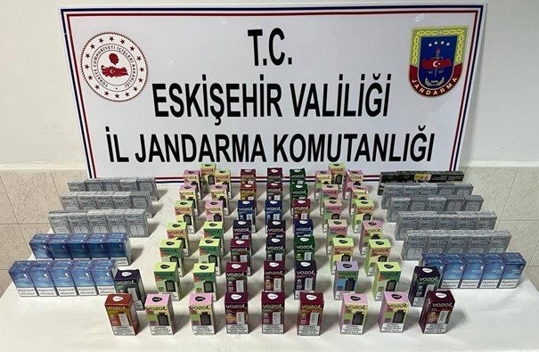 Eskişehir'de Kaçak Sigara Operasyonu: 55 Elektronik Sigara ve 110 Paket Sigara Ele Geçirildi