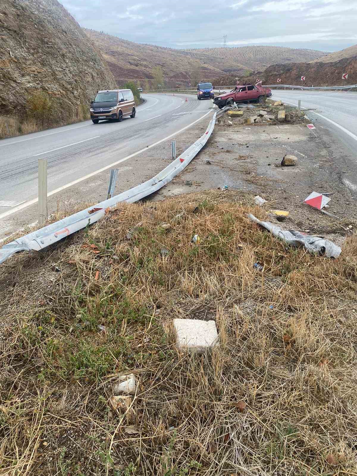 Afyonkarahisar'da Trafik Kazası: 2 Ölü, 1 Yaralı