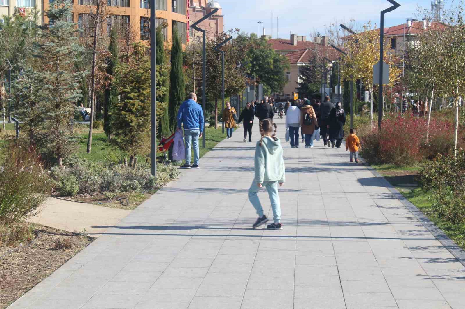 Eskişehir Millet Bahçesi'nde Tatil Coşkusu!