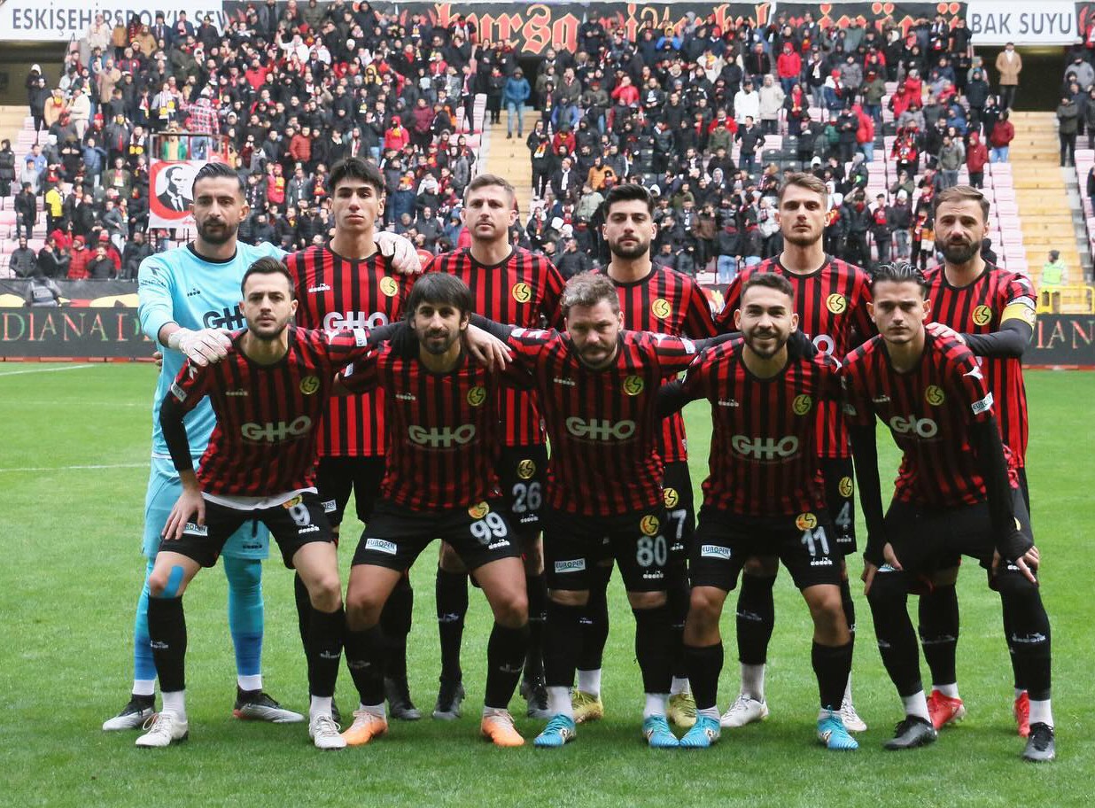 Eskişehirspor, Gölbaşı Belediyespor'u 2-0 mağlup etti.