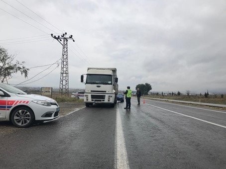 Eskişehir'de Jandarma 4 Bin 307 Araç ve Sürücüyü Denetledi