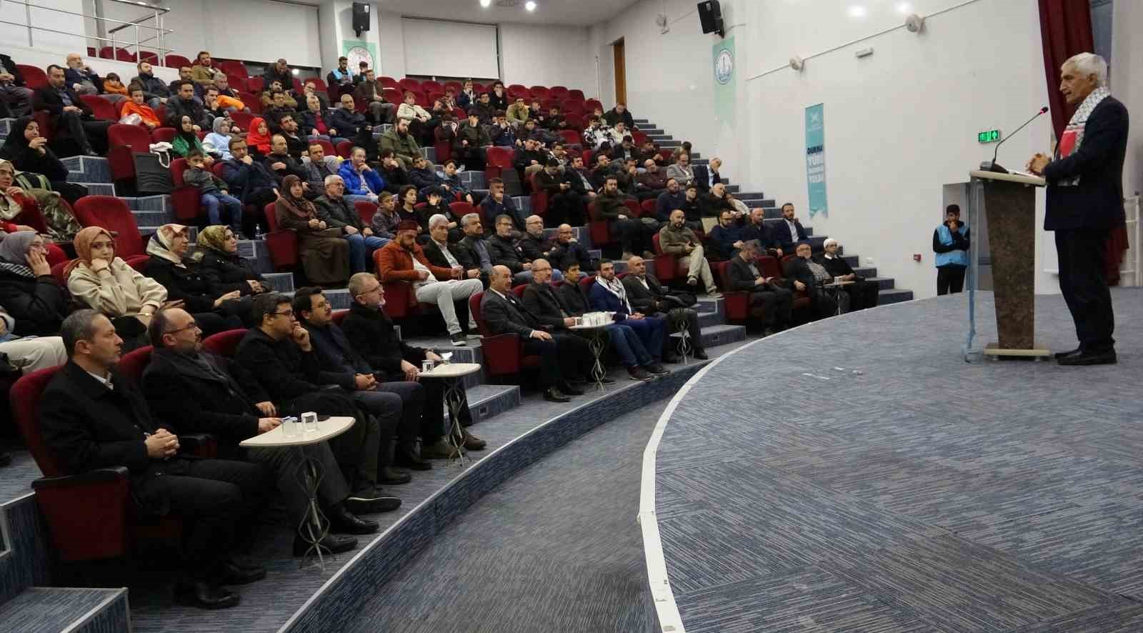 TÜGVA Kütahya'da 'Özgür Kudüs Yolunda Minberin Sırrı' başlıklı konferans düzenlendi.