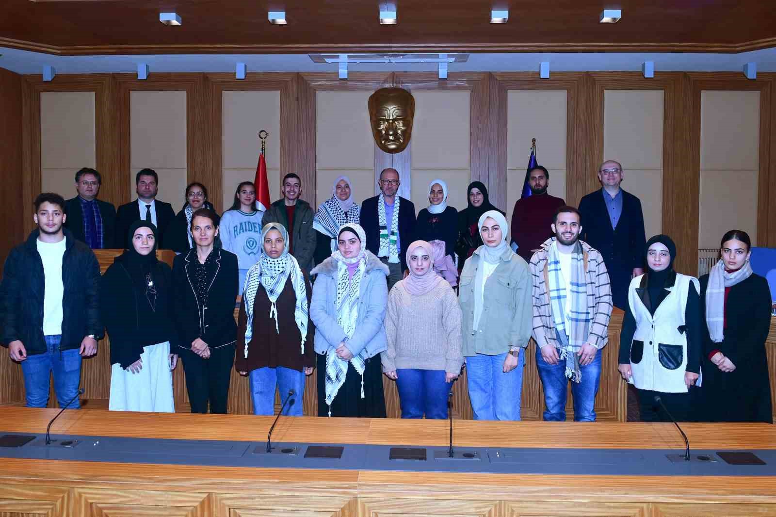 Anadolu Üniversitesi, Gazze'deki Filistinli öğrencilere destek oldu