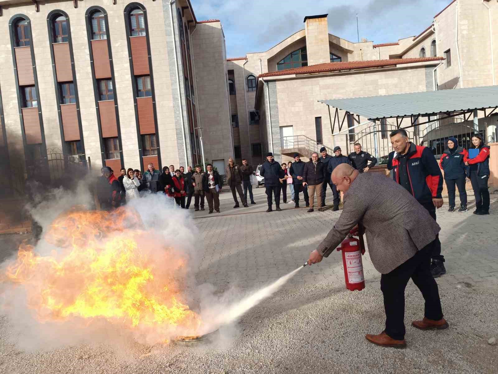 Sinanpaşa'da AFAD'tan AFET eğitimi