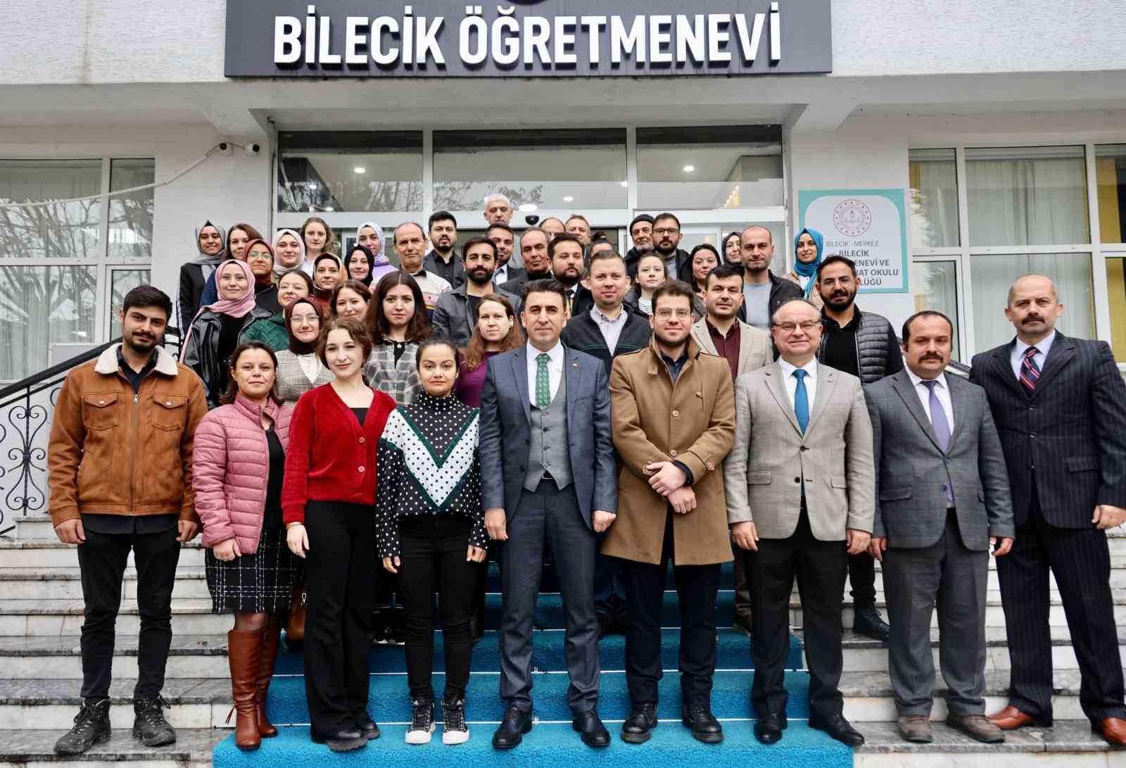 Vali Aygöl'den öğretmenlere destek: Öğrencilerin hedeflerini belirlemelerine yardımcı olacak teknikler anlatıldı. #Bilecik #Eğitim #ÖğretmenlerGünü