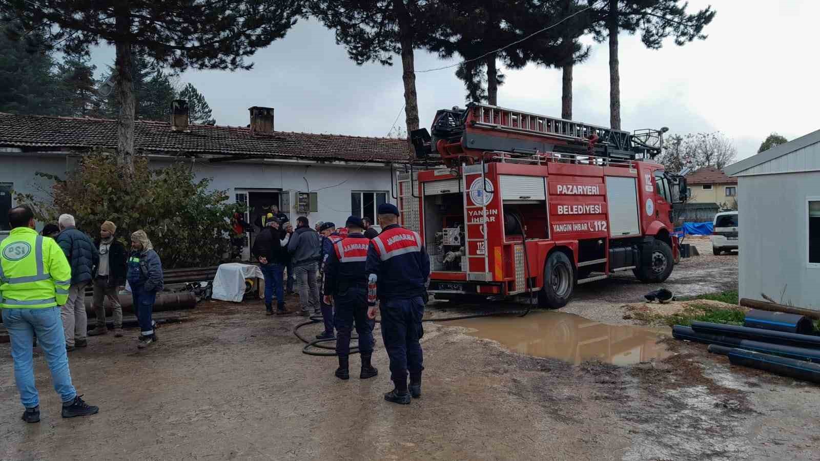 Bilecik'te şantiyede çıkan yangın kontrol altında.