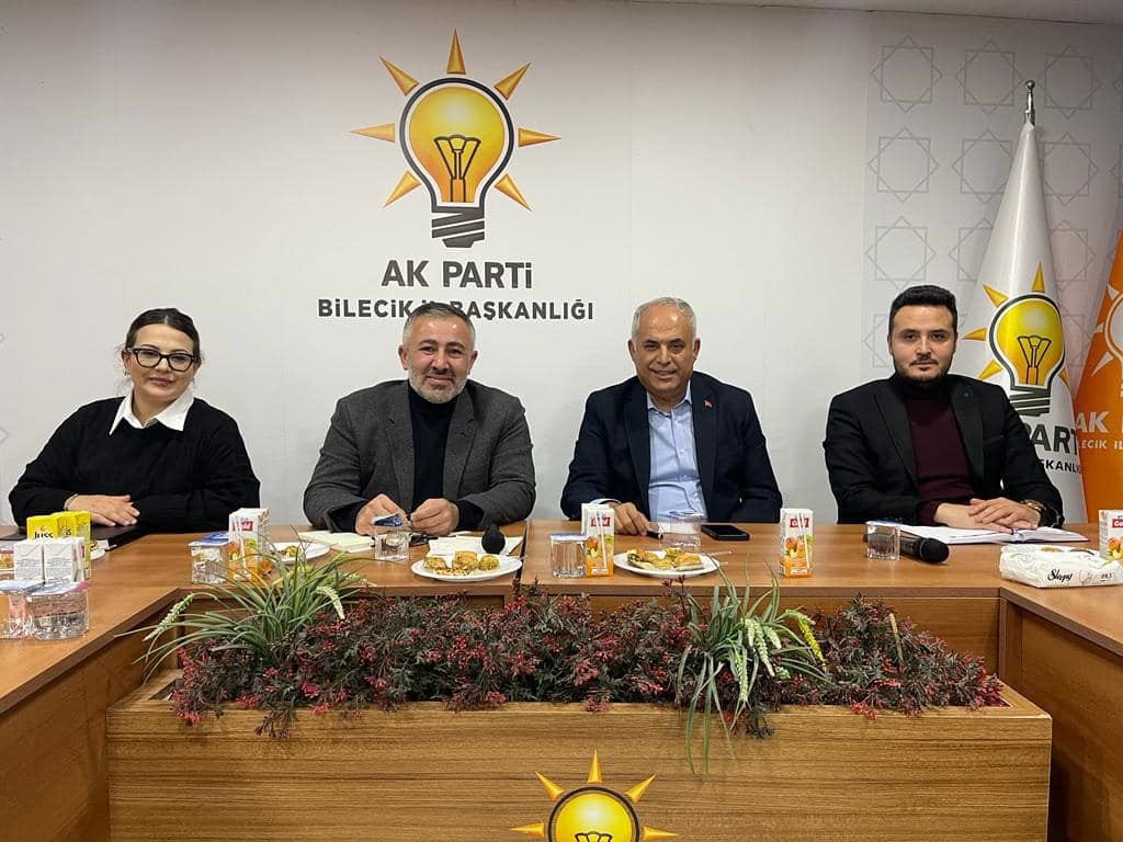 Bayırköy Belediye Başkanı Yaman AK Parti İl Başkanlığı'nda toplantıya katıldı.