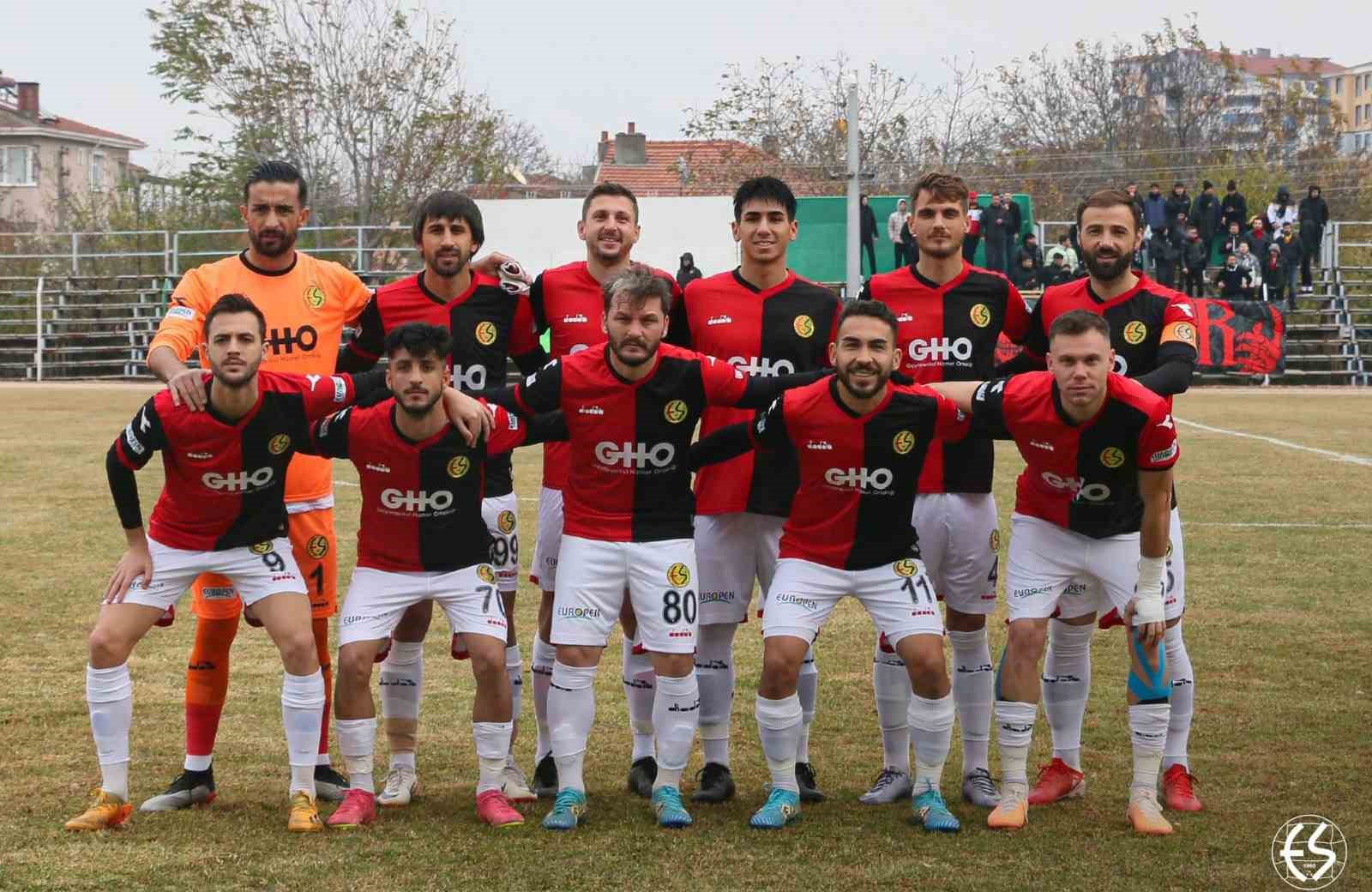 Eskişehirspor, liderliği ele geçirdi.