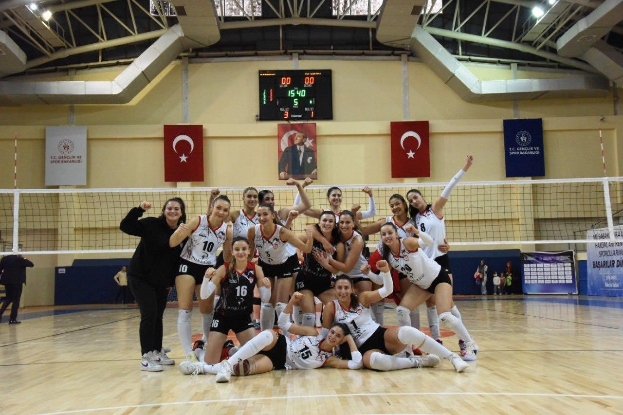 Bilecik Belediyesi Voleybol Spor Kulübü, Eskişehir'i mağlup etti.