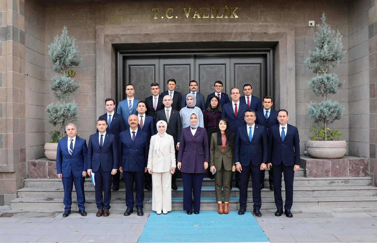 Afyonkarahisar'da ilçelerdeki kamu hizmetleri değerlendirildi.