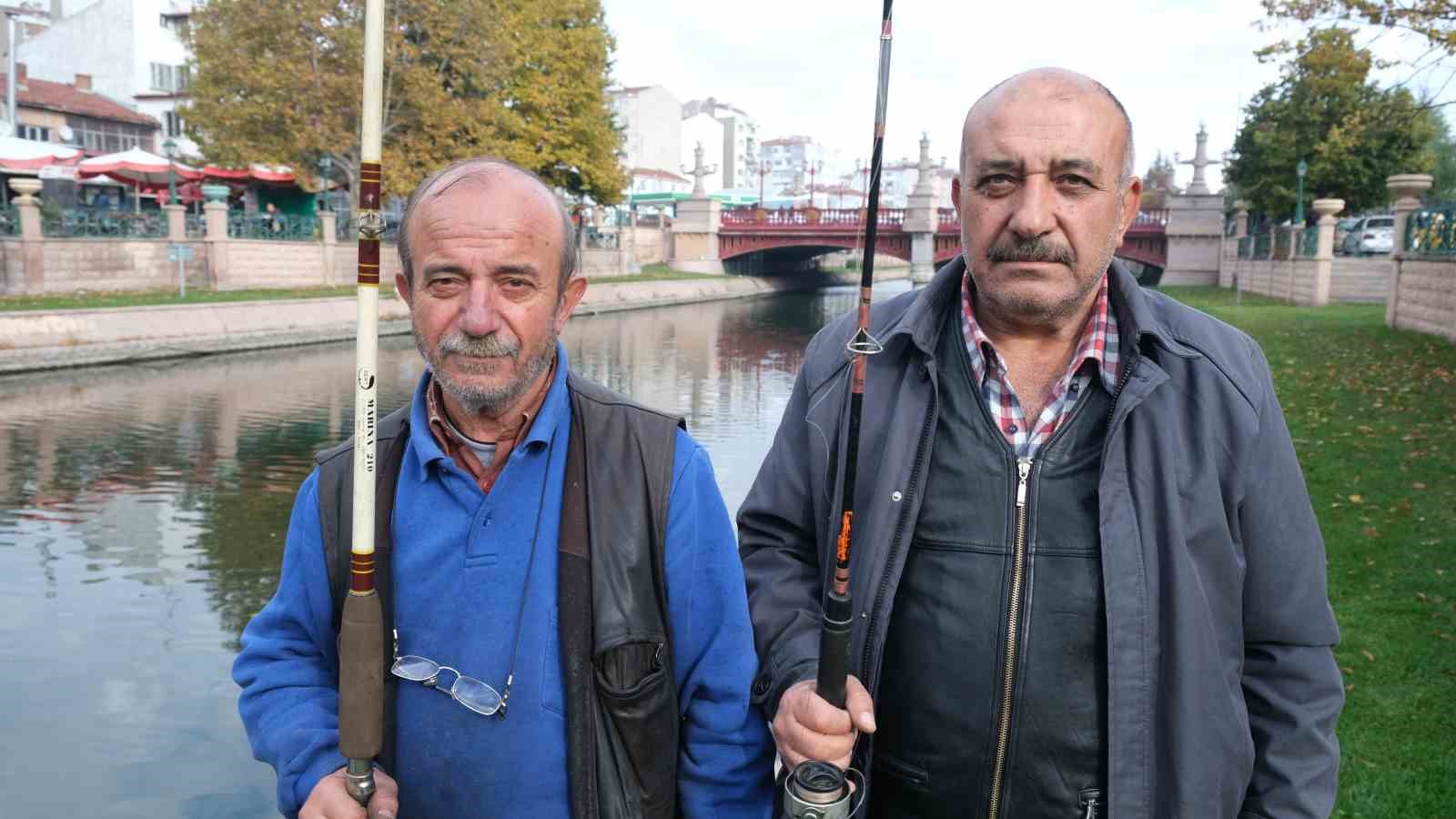 Kaçak avlanma, balık popülasyonunu tehdit ediyor.