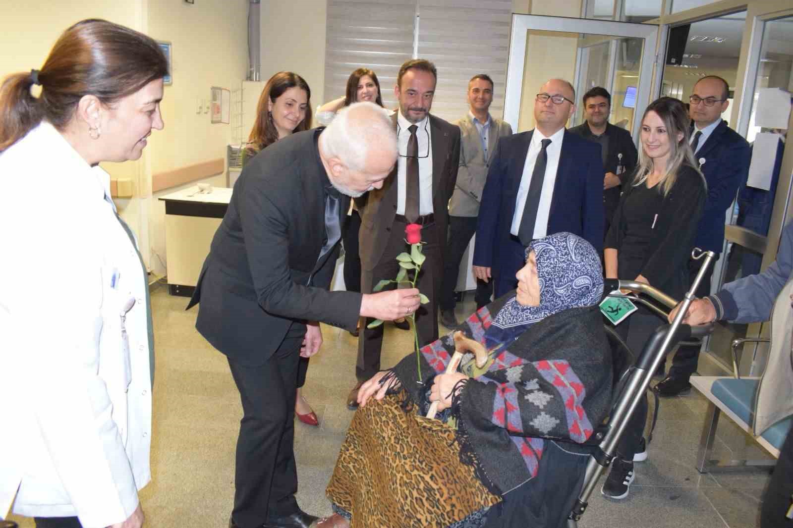 Eskişehir'de Sağlıklı Yaşam Merkezleri, 80 yaş üstü bireylerin sağlık hizmetlerine erişimini kolaylaştırıyor.