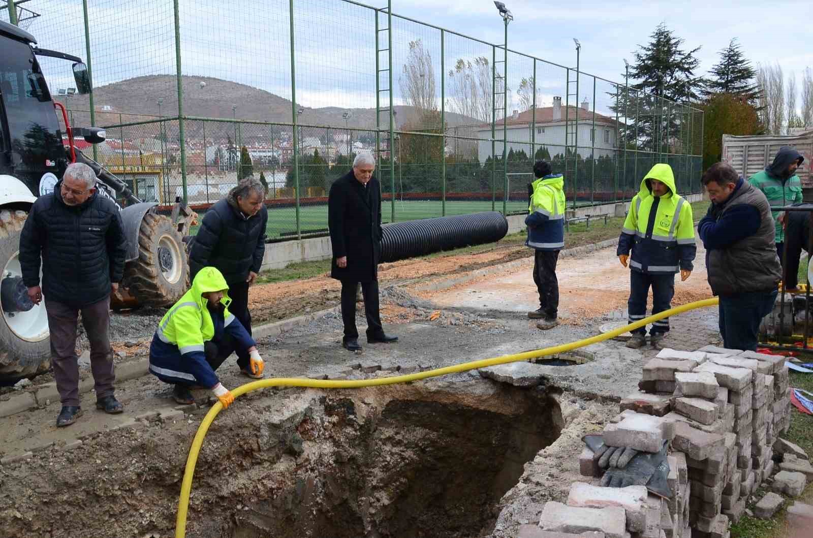 Bozüyük'te Kanalizasyon Hattı Yenileme Çalışmaları Devam Ediyor