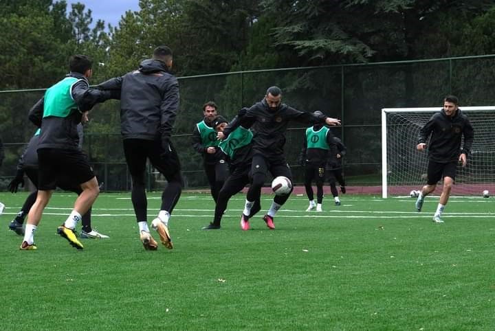 Anadolu Üniversitesi, play-off için hazırlıklarını sürdürüyor.