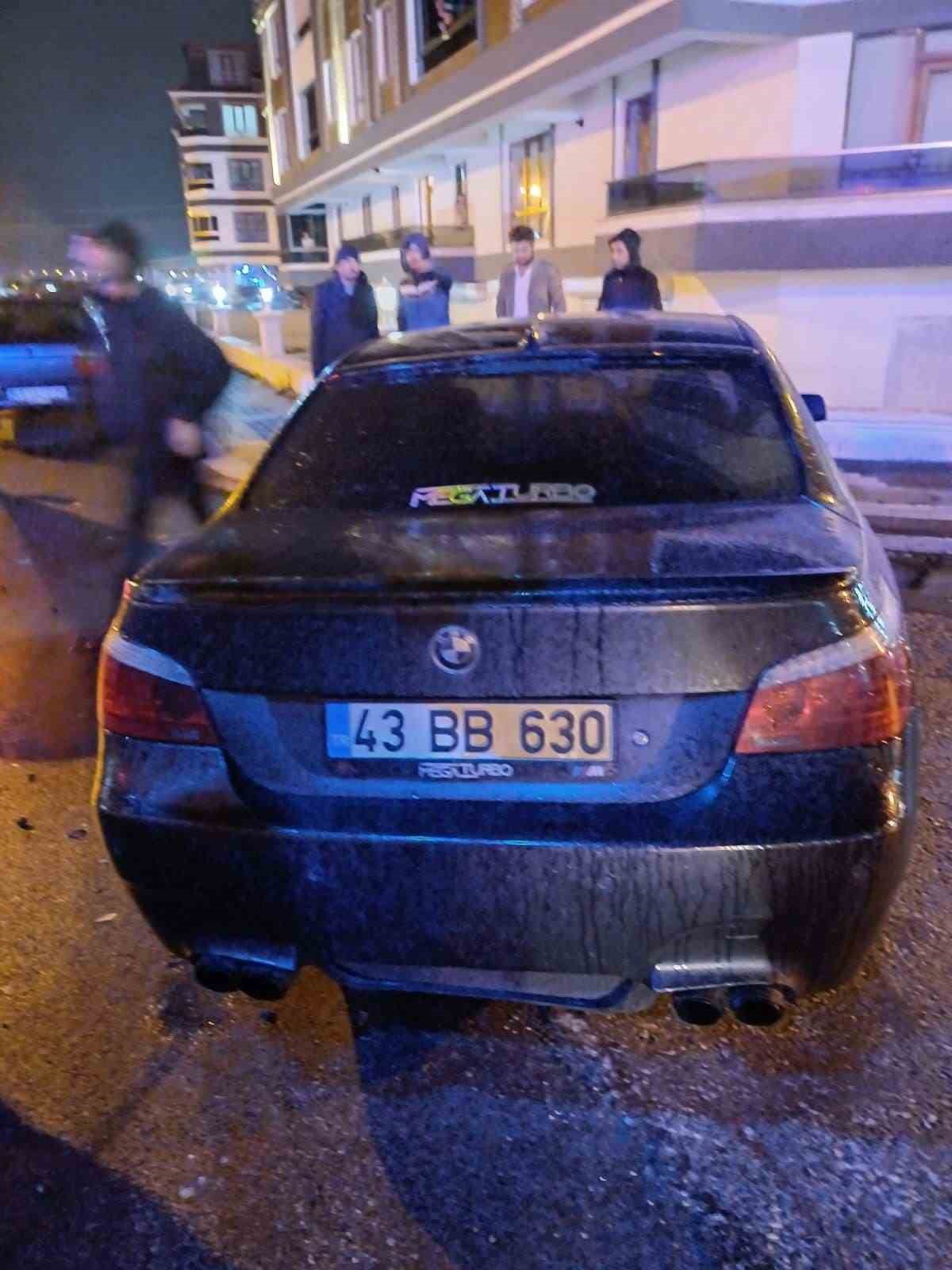 Kütahya'da Trafik Kazası: 2 Yaralı