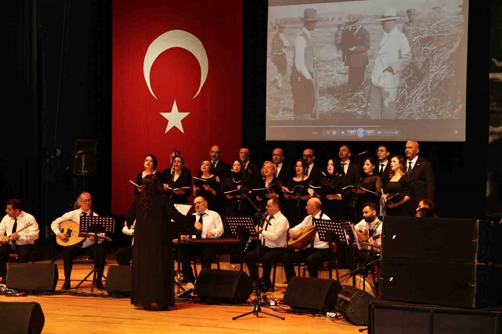 Kütahya'da Türk Sanat Müziği Topluluğu unutulmaz bir gece yaşattı.